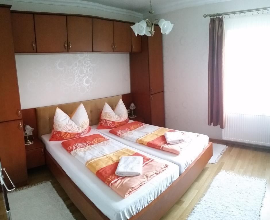 FaDóra Apartman Tihany Quarto foto